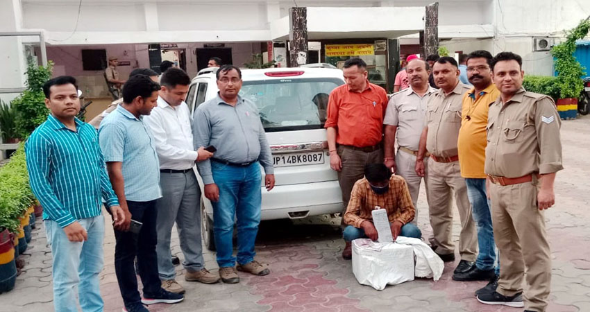 दिल्ली की सस्ती शराब की चाहत ने 5 को पहुंचाया जेल, 4 वाहन भी सीज दिल्ली की सस्ती शराब की चाहत ने 5 को पहुंचाया जेल, 4 वाहन भी सीज